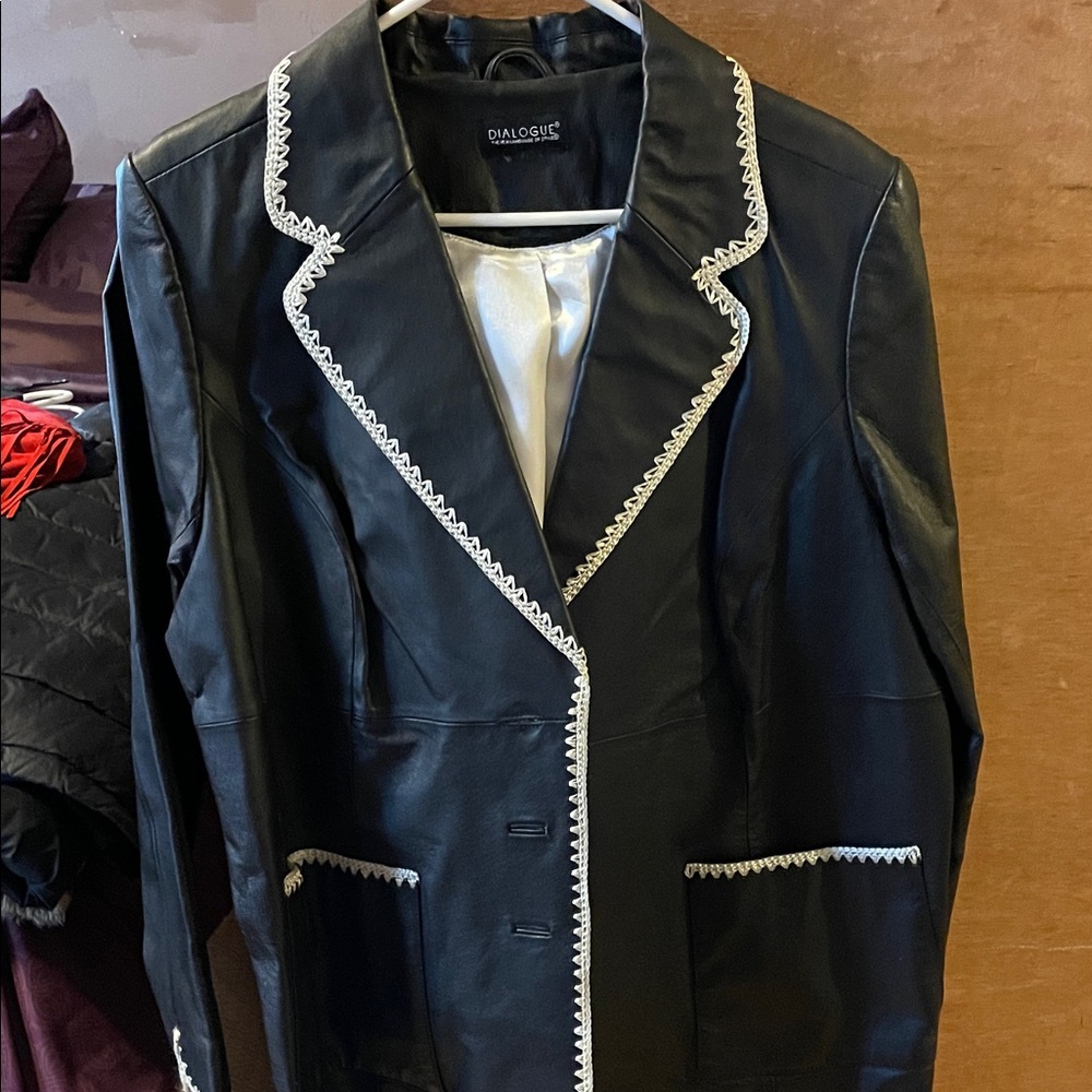 Dialogue Black Blazer with White Trim